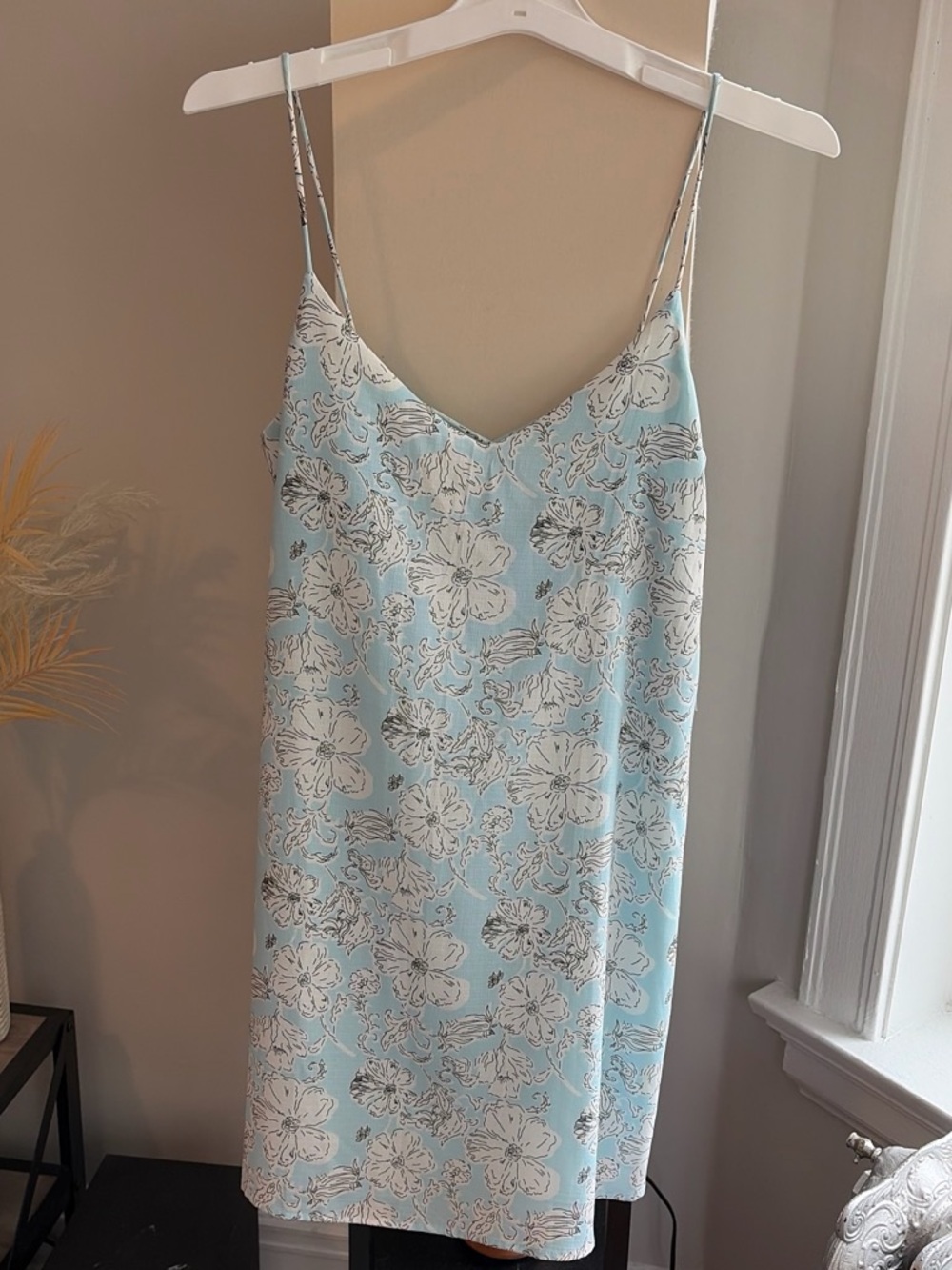 NEW WITH TAGS Floral open back dress